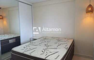 Imagem 7: Flat Mobiliado com Uma suíte, sala, cozinha, sacada. Conjugados. Completo