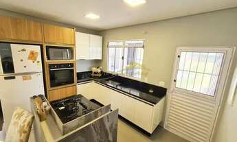 Imagem 3: Casa Térrea com loft por terminar em terreno gigante!