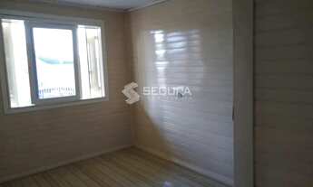 Imagem 4: Casa mista com 3 dormitórios e pátio com árvores frutíferas - Harmonia / Canoas