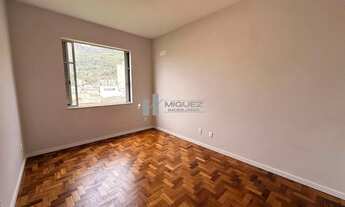 Imagem 11: Na Tijuca, apartamento à venda com 3 quartos (1 suíte), sala ampla em 2 ambientes, lavabo
