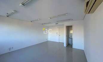 Imagem 6: Sala comercial pronta à venda para profissionais da saúde, a poucos metros do Hospital Mãe