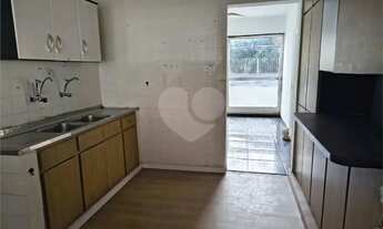 Imagem 2: Casa Suspensa no Bom Retiro Garden com 5 Quartos e Elevador Privativo!