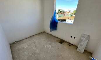 Imagem 6: Cobertura à Venda - 2 Quartos - 2 Salas - 1 Vaga - Sala com Varanda - Bairro Piratininga