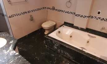 Imagem 2: Apartamento para aluguel e venda possui 220 metros quadrados com 4 quartos