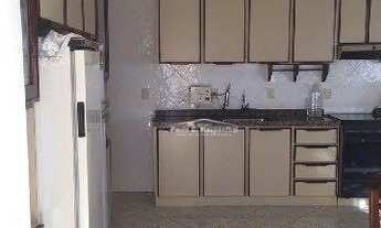 Imagem 6: Casa com 4 dormitórios, sendo 01 suíte, sala de estar e jantar, 02 vagas de garagem, varan