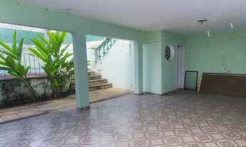 Imagem 6: Ampla casa com 4 quartos, piscina, terreno com 500 m2. Rua tranquila, segura e arborizada