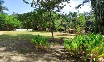 Imagem: Terreno plano aterrado com agua e luz pronto