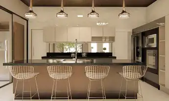 Imagem 4: Casa Quatro Suítes com Piscina Churrasqueira e Vista da Lagoa