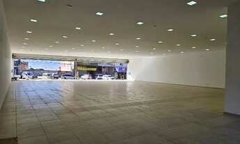 Imagem 6: Galpão Loja Comercial com 670m² de área construída, 1.066m² de pátio e estacionamento , te