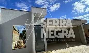 Imagem: CASA MODERNA, PÉ DIREITO ALTO, 3 QUARTOS