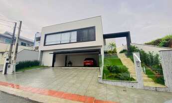 Imagem: Sobrado à venda, 3 quartos, sendo 2 suítes