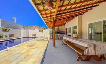 Imagem 4: Casa Maravilhosa 4 Dormitórios com Piscina em Condomínio Fechado