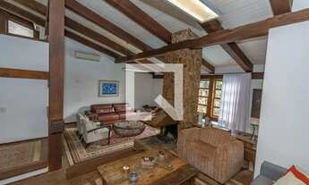 Imagem 5: Casa à Venda - Bairro das Palmeiras, 4 Quartos, 502 m2