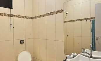 Imagem 3: Casa bem localizada, 3 quartos/2 suítes, Garagem coberta para 2 carros, sacada aberta