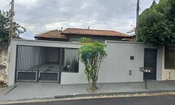 Imagem: Casa a venda em Lins - SP com 2 dormitórios