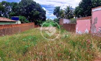 Imagem 2: Terreno no bairro Lixeira, próximo de posto de gasolina, escolas, ginásio. Poucos metros d