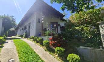 Imagem: Casa em lindo terreno alto ao nível da