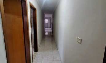 Imagem 4: Imóvel para aluguel tem 219 metros quadrados com 3 quartos