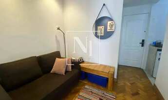 Imagem 3: Apartamento Sala e Quarto Reformado 35 m², no Posto 4 de Copacabana Pronto para Morar ou I