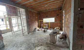 Imagem 2: LANÇAMENTO EXCLUSIVO! Casa com 3 Quartos, Suíte, Piscina e Área Gourmet no Jardim Mariléa