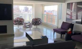 Imagem 6: Apartamento para aluguel possui 335 metros quadrados com 4 quartos