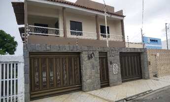 Imagem 2: Casa com 2 Pavimento no Bairro Suissa, Ótima Localização,(Vendo, Troco e Financia