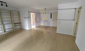 Imagem 2: Apartamento espaçoso com 3 dormitórios, varanda, ar condicionado e varanda