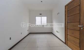 Imagem 2: Excelente casa de condomínio com 237 m2 com 3 quartos sendo uma suíte. duas vagas de garag