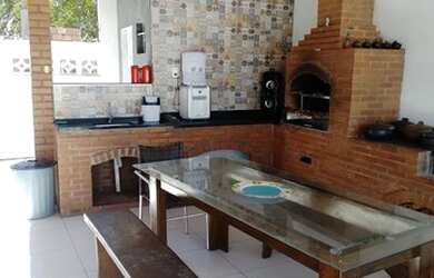 Imagem 2: Casa com piscina