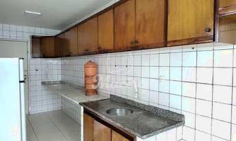 Imagem 5: Três quartos, sendo uma suíte, em frente à Praça da Faculdade