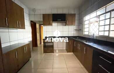 Imagem 7: Casa para locação, 2 quartos, 1 suíte, 2 vagas, Lourdes, Bairro de - Uberaba/MG