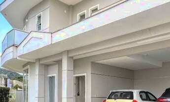 Imagem 2: Casa à venda, 4 quartos, sendo 1 suíte, Bairro Amizade, Jaraguá do Sul/ SC