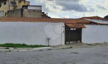 Imagem 2: Belíssima Casa Térrea com 4 dormitórios, 2 suítes, com Ar co 5 Vagas - na Casa da Pedra