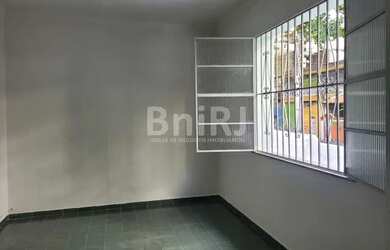 Imagem 3: EXCELENTE CASA LINEAR COM QUINTAL AO ENTORNO