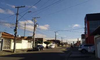 Imagem: Casa grande na frente academia Porto Center