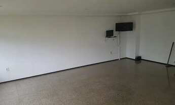 Imagem 3: ALUGO)Apt° no Ed. Vila Verde de 02 quartos com armários de 80m² em Renascença II - São Lu