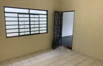 Imagem 3: Casa para aluguel possui 80 metros quadrados com 3 quartos em Jardim Universo - Mogi das C