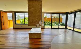 Imagem 3: Casa de esquina com piscina, 3 suítes e garagem coberta no Panorâmico, Garopaba-SC