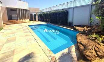 Imagem 2: Casa com 332m² 3 quartos à venda no bairro Jardim Karaíba