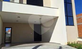 Imagem: Casa à venda com 3 quartos, sendo 3 suítes