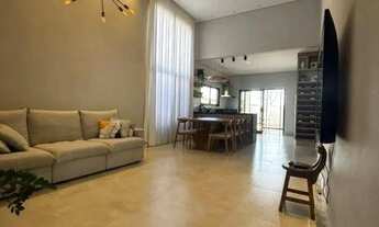 Imagem 6: MARAVILHOSA, IMPERDÍVEL, Casa de alto padrão com ambientes amplos e integrados