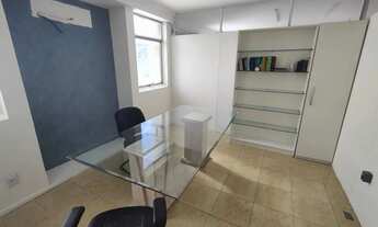 Imagem 2: Sala comercial à venda ou para aluguar na Avenida Tancredo Neves no Caminho das Árvores