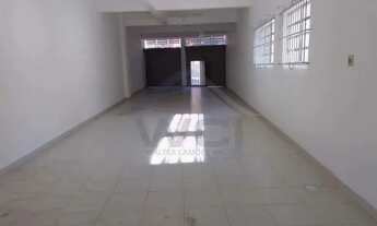 Imagem 5: Lojão em frenta à estação de trem