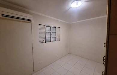 Imagem 5: Imóvel para aluguel tem 219 metros quadrados com 3 quartos