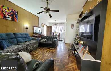 Imagem 7: Casa térrea com garagem no subsolo e anexo