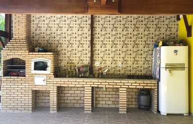 Imagem: VENDO CASA FRENTE DE RUA COM PISCINA