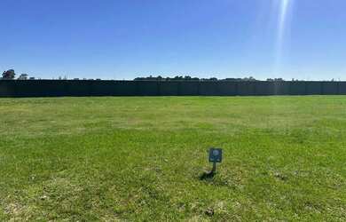 Imagem 2: Terreno à venda no Riviera, Laranjal, Pelotas - 279 m² de área total, com10 metros de fren