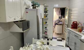 Imagem: Excelente sobrado com 2 dorm e 2 vagas localizado