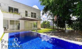 Imagem 2: Casa de condomínio para aluguel e venda com 540 metros quadrados com 4 quartos