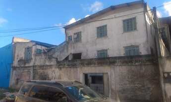 Imagem: Prédio com 3 apartamentos, área total